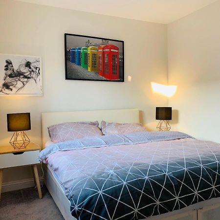 Alpha, Private Double Room, City Centre, Free Parking, Sittingbourne, Kent Zewnętrze zdjęcie